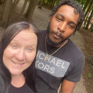 Meet your Posher, Guymar